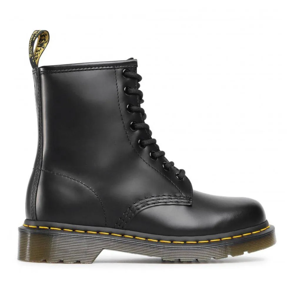 DR. MARTENS SMOOTH LEATHER LACE UP BOOTS (11822006)