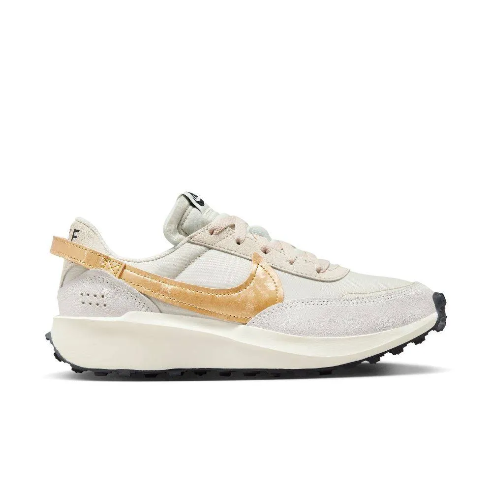 NIKE WOMENS WAFFLE DEBUT ESS (FD0555-100)