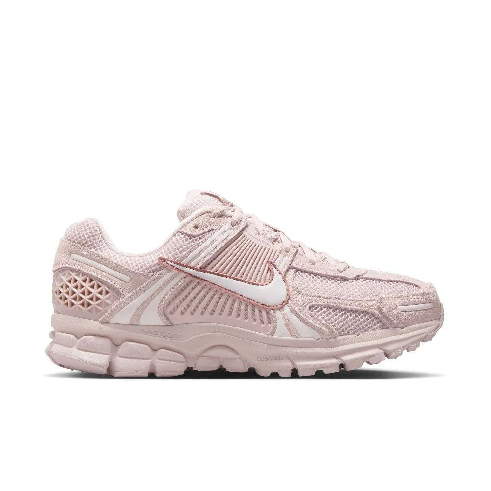 NIKE WOMENS ZOOM VOMERO 5 (HQ0458-600)