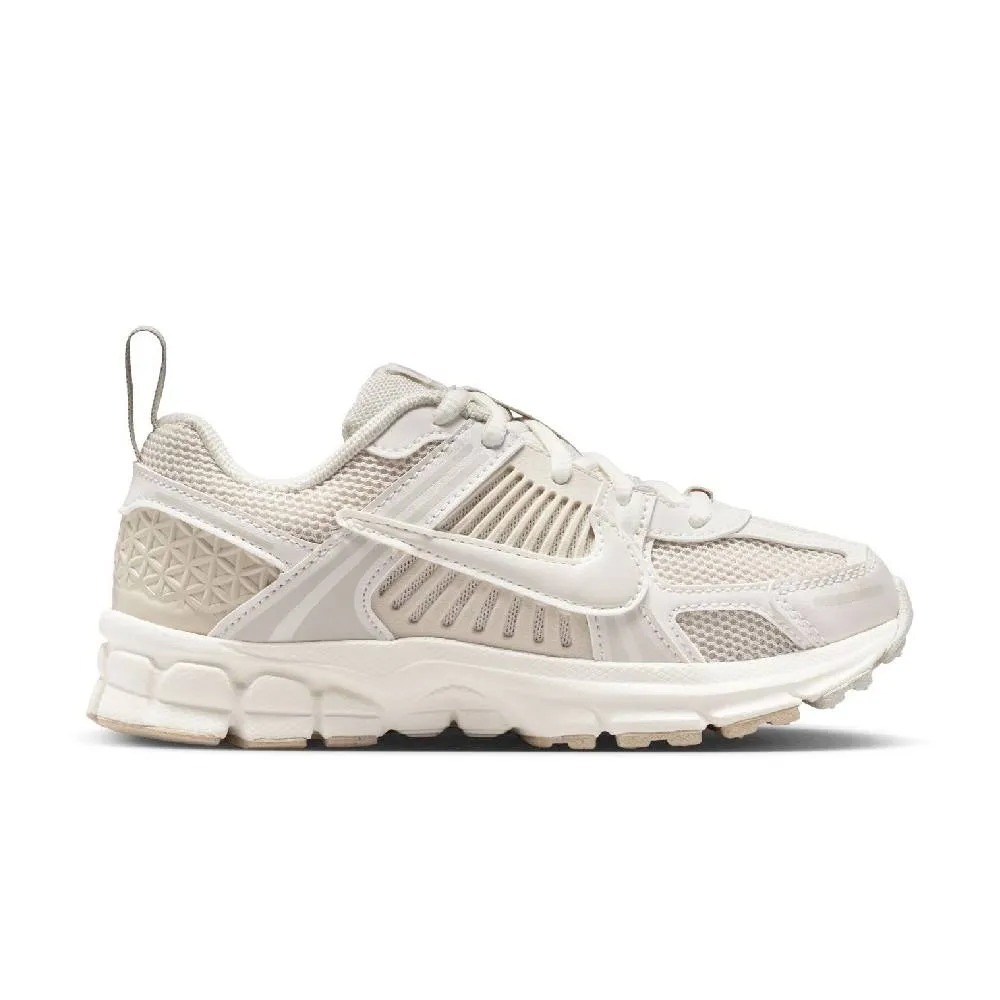 NIKE VOMERO 5 LACE (PS) KIDS (IR4587-016)