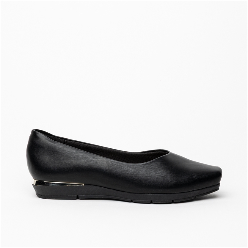 Piccadilly Moccasin Comfort Wedge Low Pumps in Black