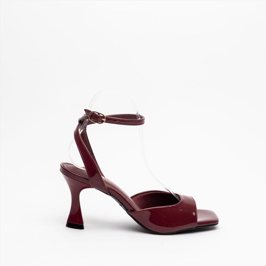 Via Marte Glossy Medium Flare Heel Sandals