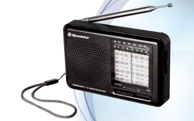 ROADSTAR TRA-2989 PORTABLE MULTIBAND RADIO WITH HEADPHONES OUT.