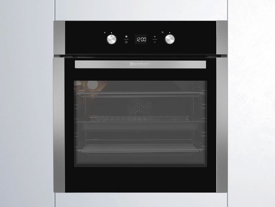 Blomberg OEN9302X Built In Single Electric Oven