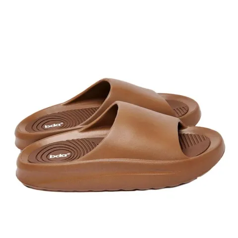 BODY ACTION UNISEX POOL SLIDES (093609-01-MOCHA)
