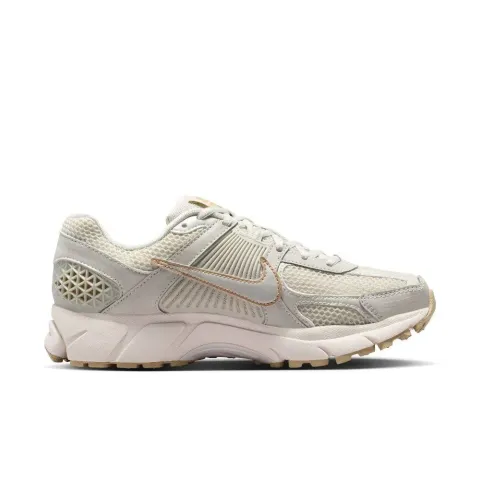 NIKE WOMENS ZOOM VOMERO 5 (IB8929-003)