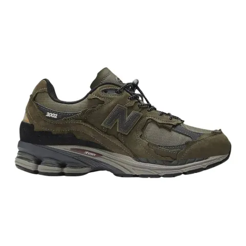 NEW BALANCE M2002 LIFESTYLE SNEAKERS (M2002-RDN)