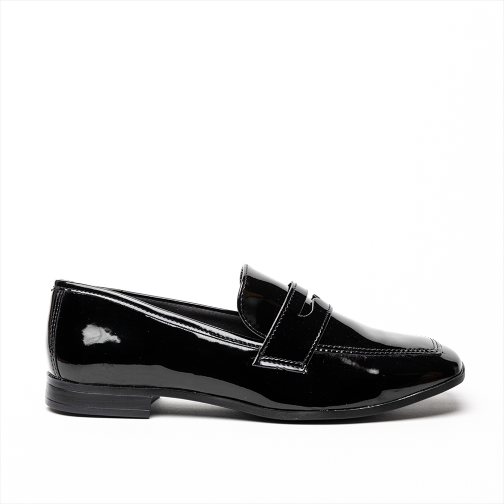 Via Marte patent square toed loafers