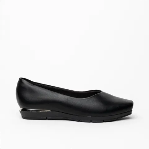 Piccadilly Moccasin Comfort Wedge Low Pumps in Black