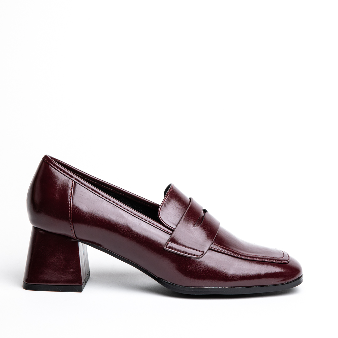 Miss Belgini slip on low heeled loafer patent pumps