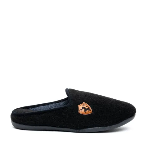 Southport Slippers with Logo on the Side